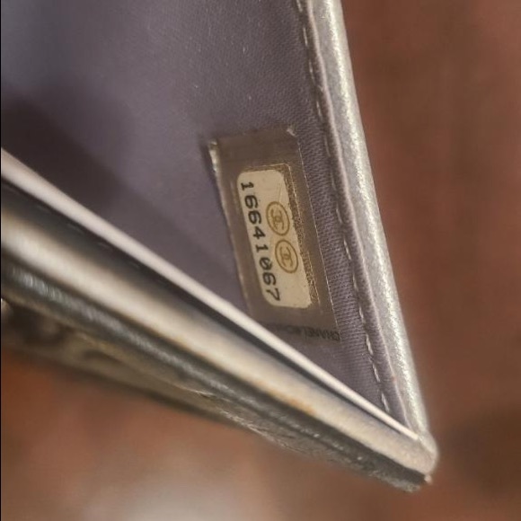 CHANEL - Picture 7 of 7